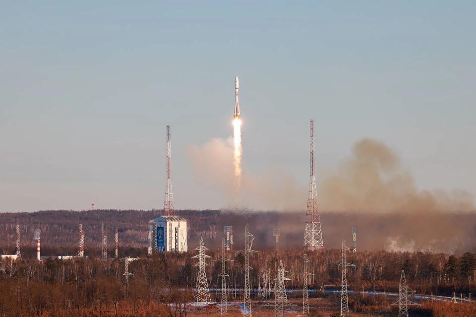 The first "Ionospheres" are now in space: the "Soyuz-2.1b" rocket launched from Vostochny. Watch the video!