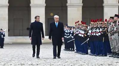 How Macron welcomed Tokayev in Paris.