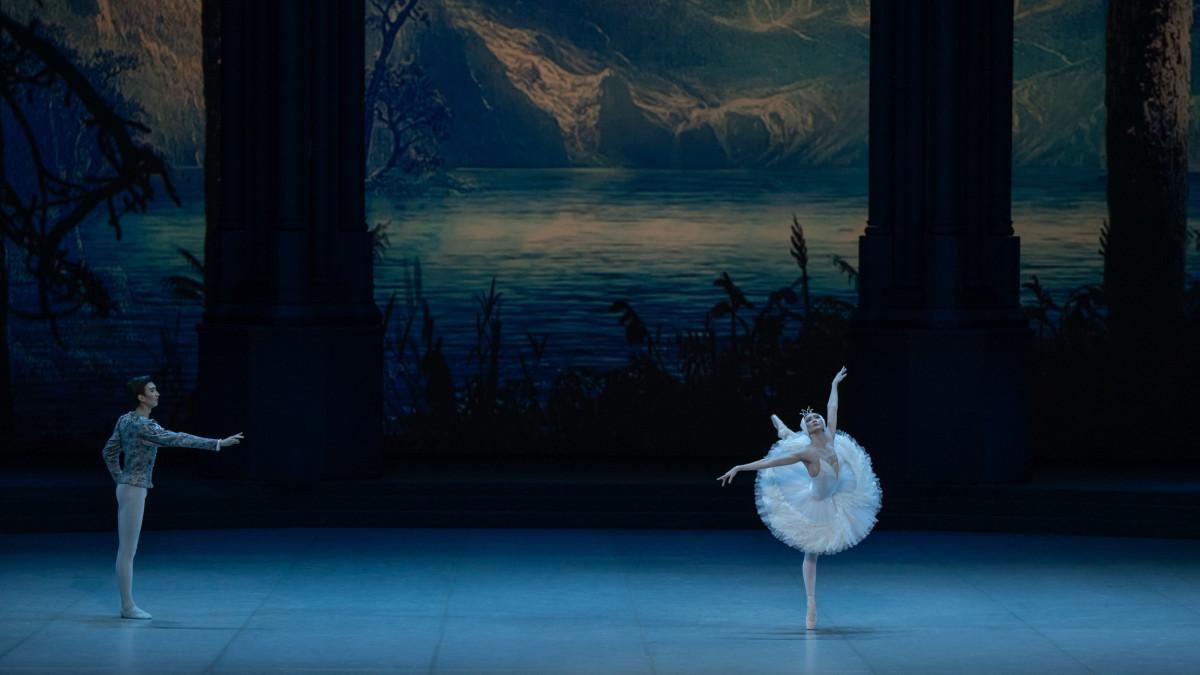 Timeless classic: the ballet "Swan Lake" will be performed at the Astana Opera stage. Don't miss this enchanting experience!