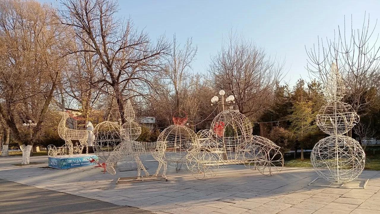 Tulips, fir trees, and flags: how much was spent on decorating Shymkent for the holidays?