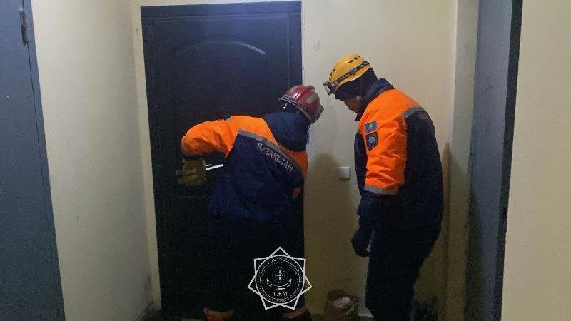 Three children were trapped in a locked apartment in Astana.