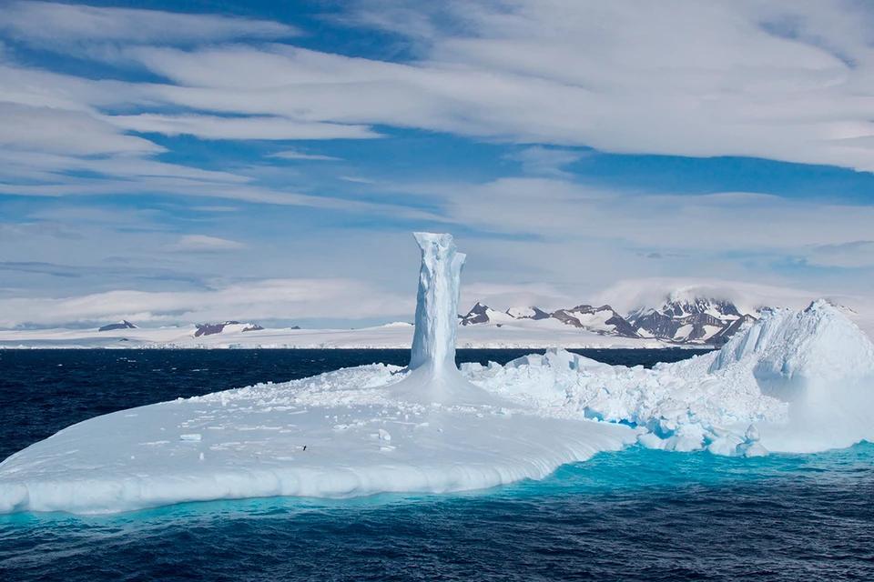 A submarine mysteriously vanished beneath the Doomsday glacier; here’s what it managed to transmit before disappearing.