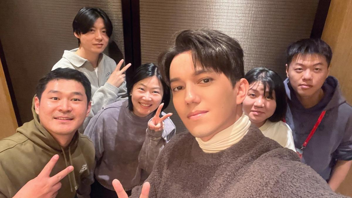 Fans of Dimash Kudaibergen from around the globe performed a song in Kazakh.