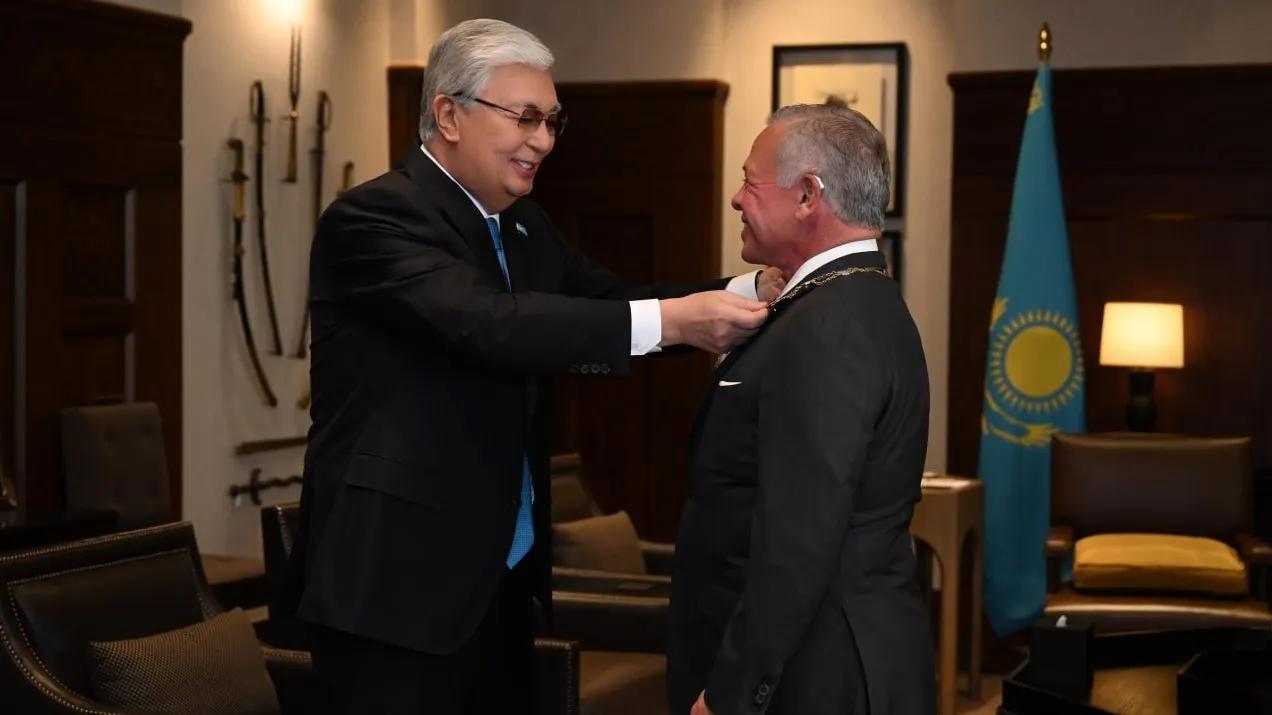 Tokayev awarded the King of Jordan the "Altyn Qyran" order.