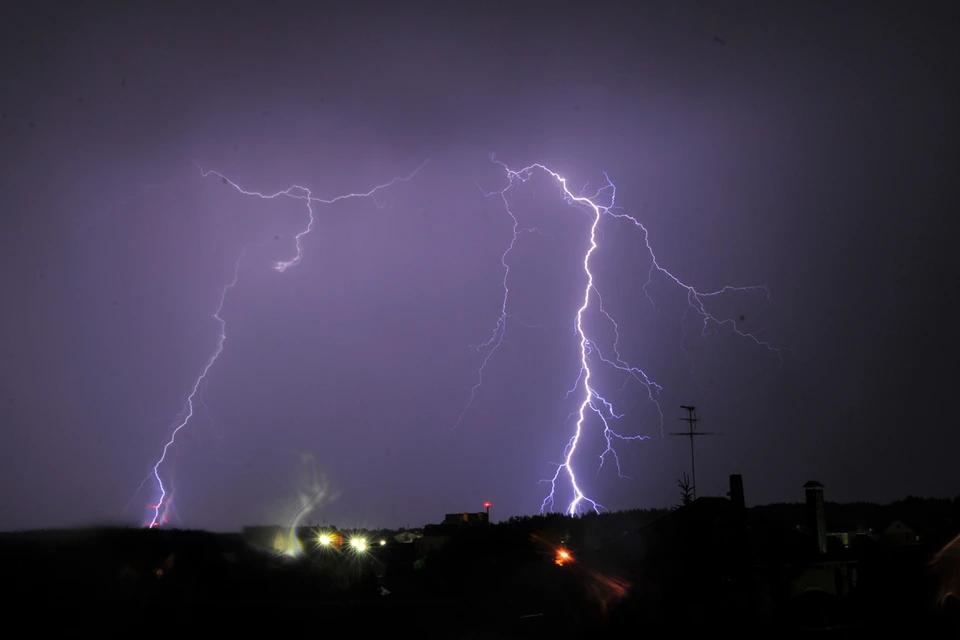 Do lightning bolts carry cosmic radiation to Earth? How dangerous are magnetic storms during thunderstorms?